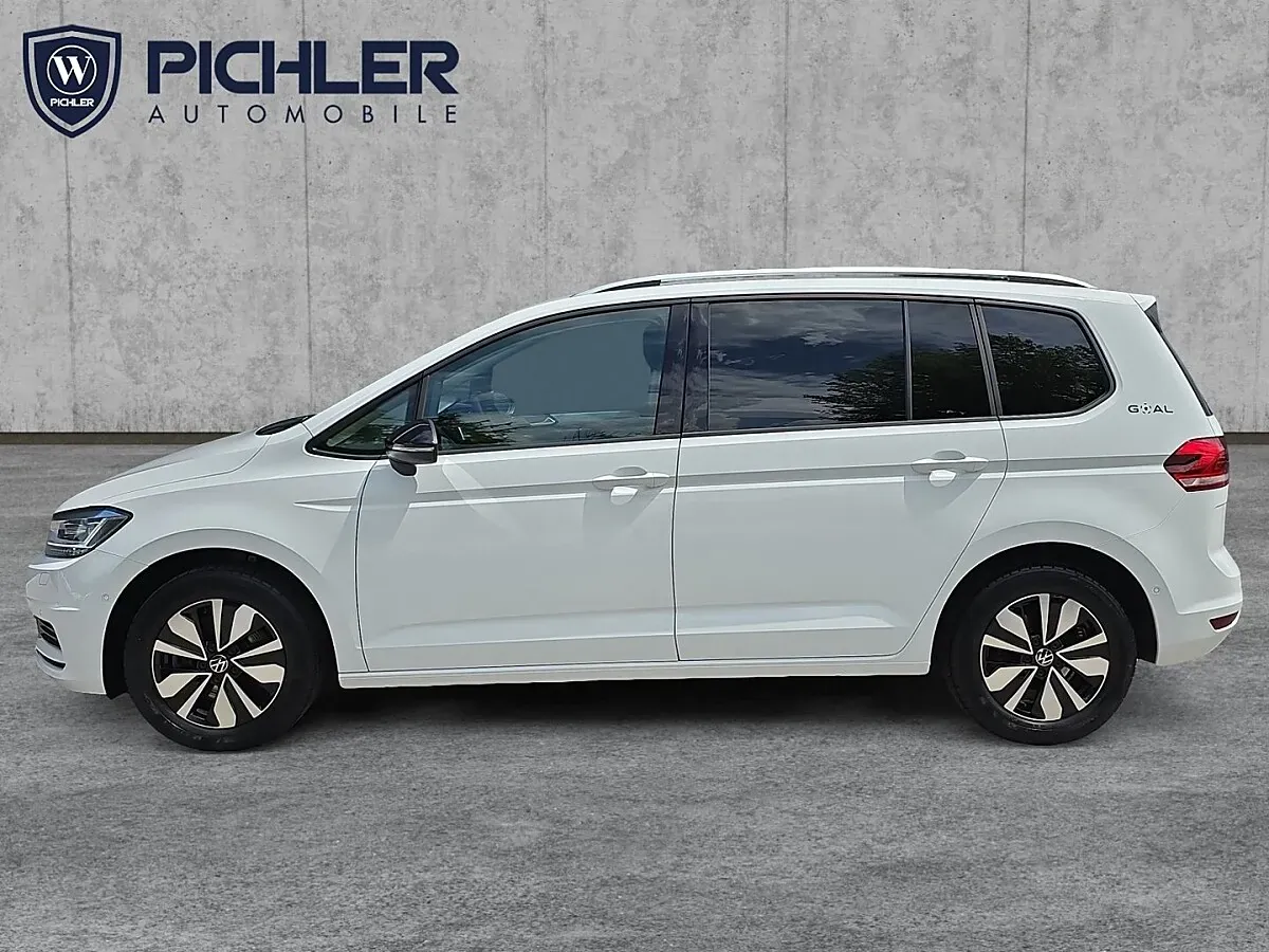 Volkswagen Touran 2025 photo 2