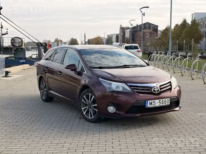 Toyota Avensis 2014 photo 2
