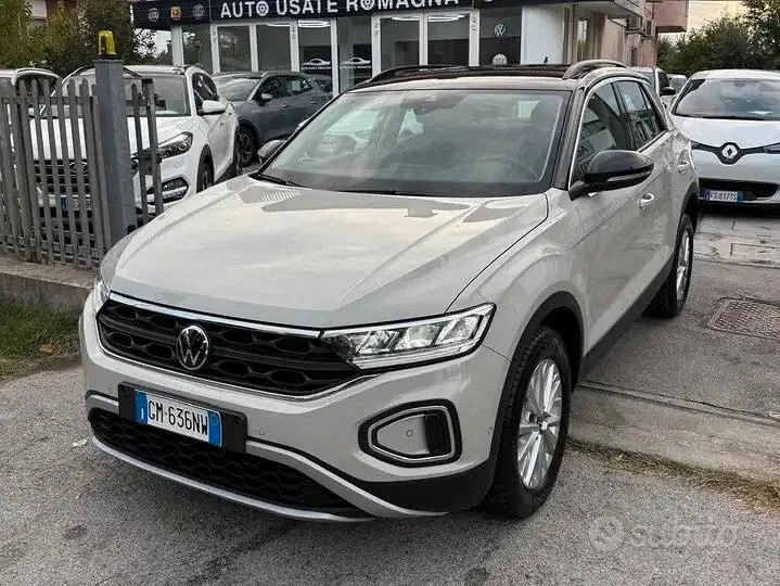 Volkswagen T-Roc 2023 photo 2
