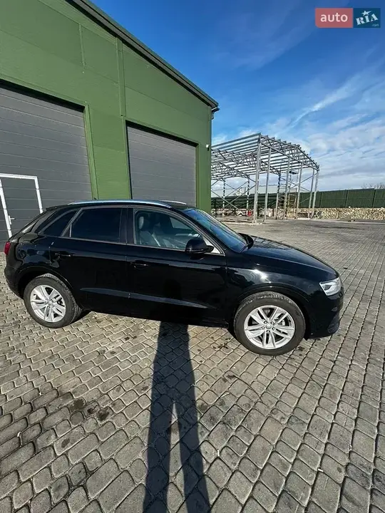 Audi Q3 2016 photo 2