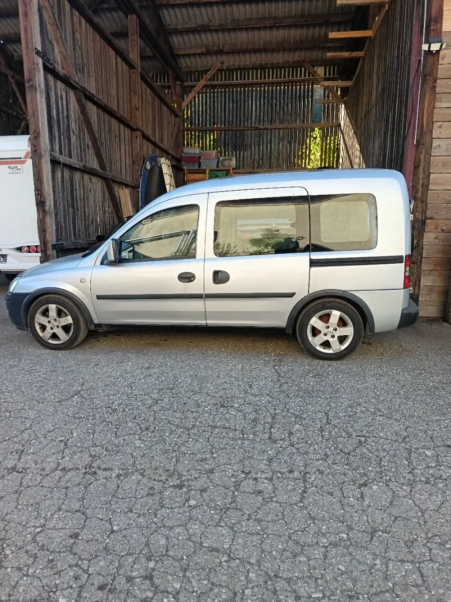 Opel Combo 2005 photo 2