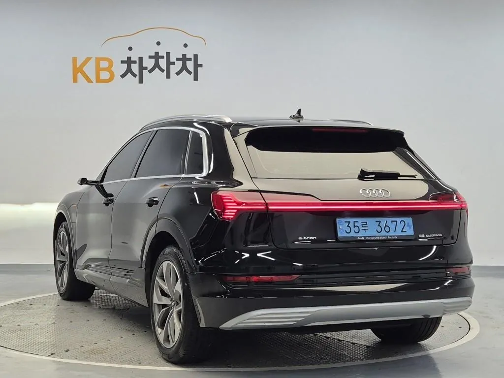Audi E-Tron 2020 photo 2