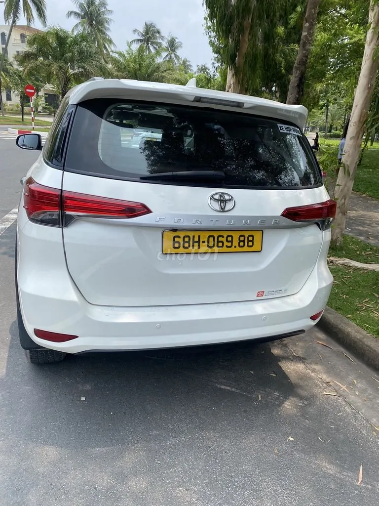 Toyota Fortuner 2020 photo 2
