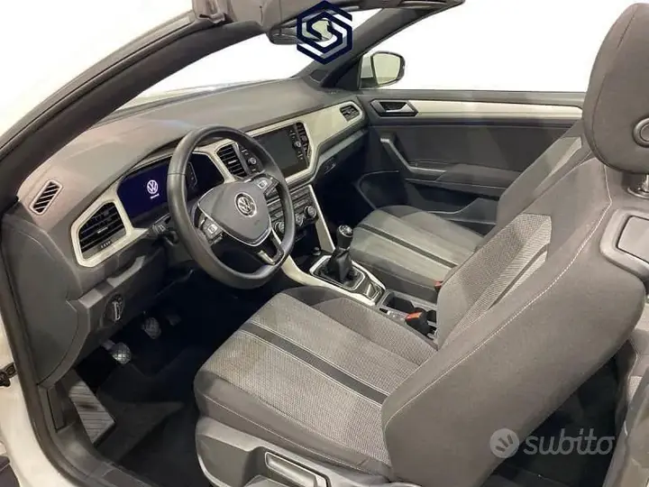 Volkswagen T-Roc 2021 photo 2