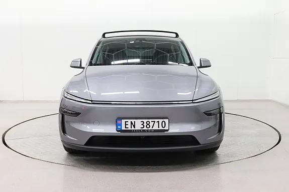 Tesla Model Y 2025 photo 5