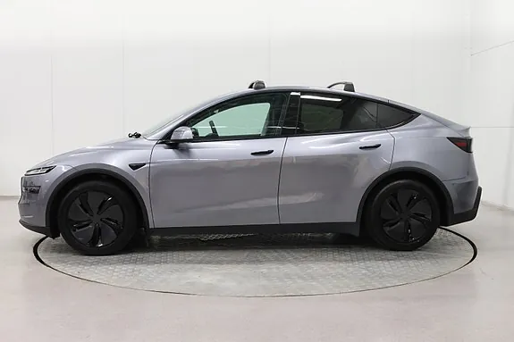 Tesla Model Y 2025 photo 2