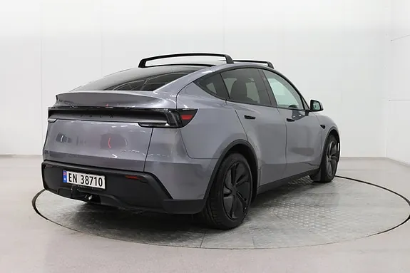 Tesla Model Y 2025 photo 3