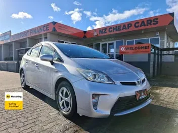 Toyota Prius 2014 photo 2