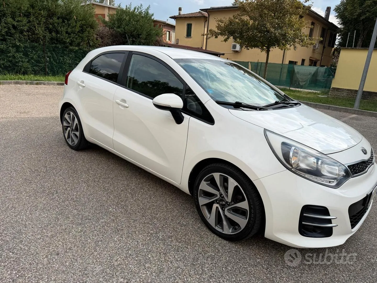Kia Rio 2015 photo 2