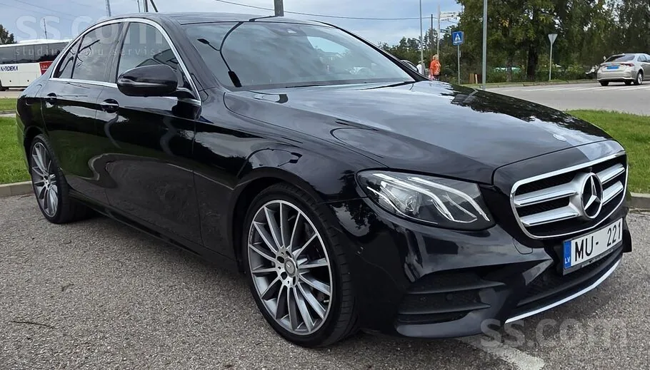 Mercedes-Benz E220 2016 photo 2