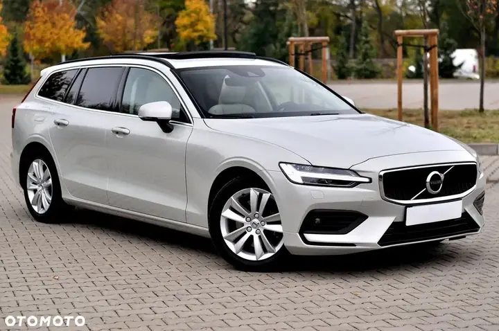 Volvo V60 2022 photo 3