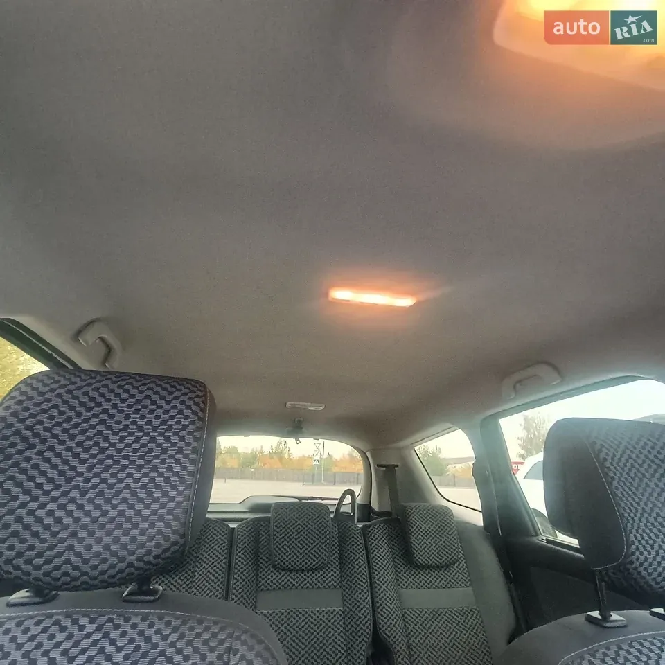 Renault Scenic 2011 photo 2