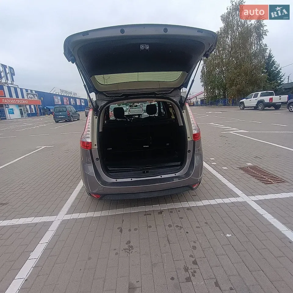 Renault Scenic 2011 photo 4