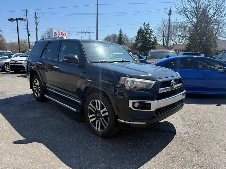 Toyota 4Runner 2015 photo 2