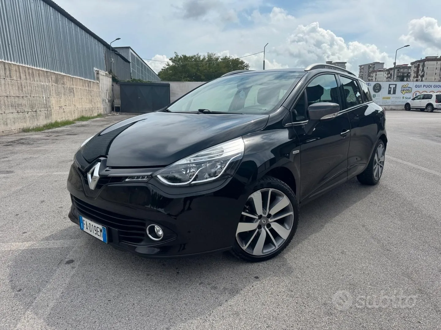 Renault Clio 2015 photo 2
