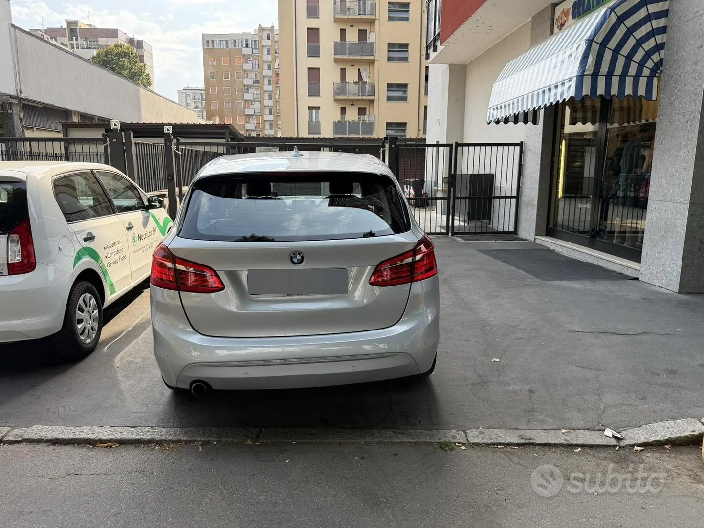 BMW 218D Active Tourer Business 2016 photo 4