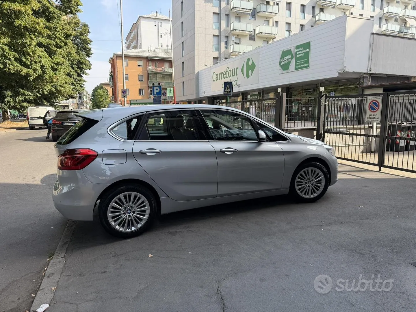 BMW 218D Active Tourer Business 2016 photo 3