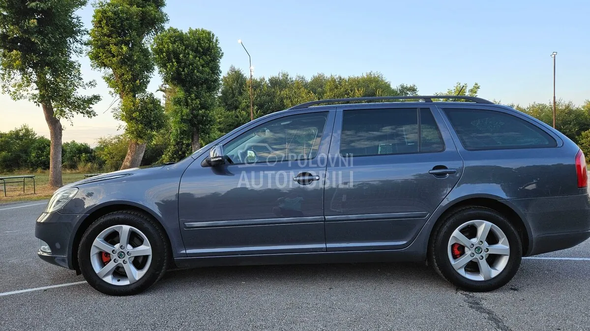 Skoda Octavia 2012 photo 2
