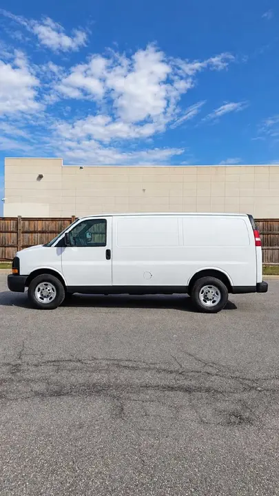 Chevrolet Express 2011 photo 5