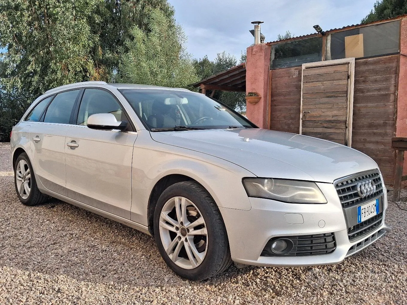 Audi A4 2009 photo 2