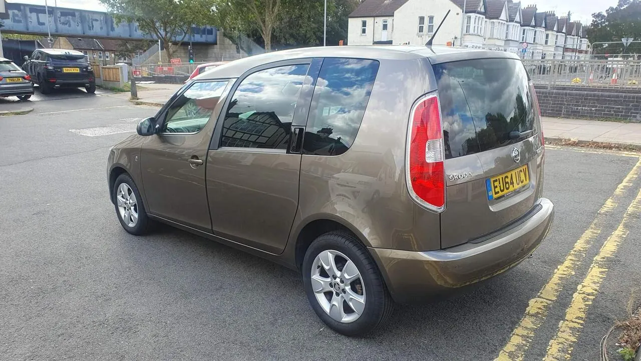 Skoda Roomster 2014 photo 4