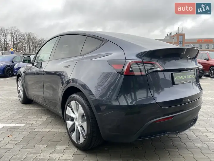 Tesla Model Y 2024 photo 4