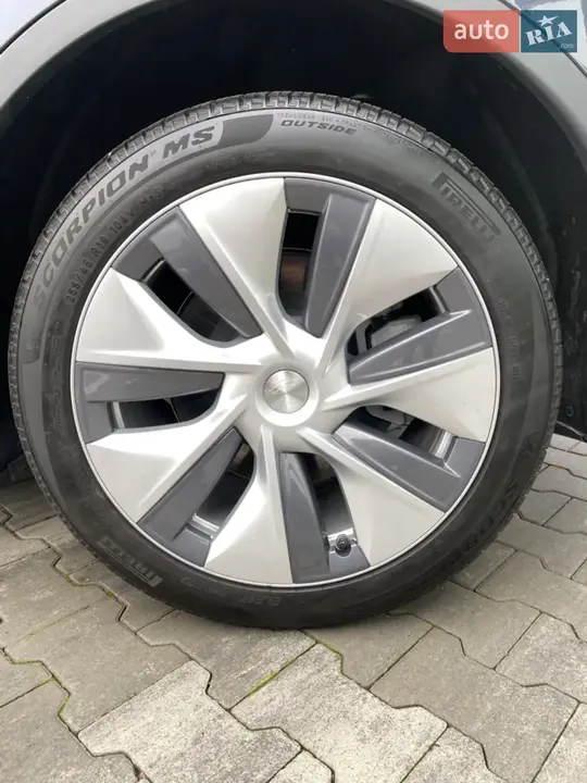Tesla Model Y 2024 photo 5