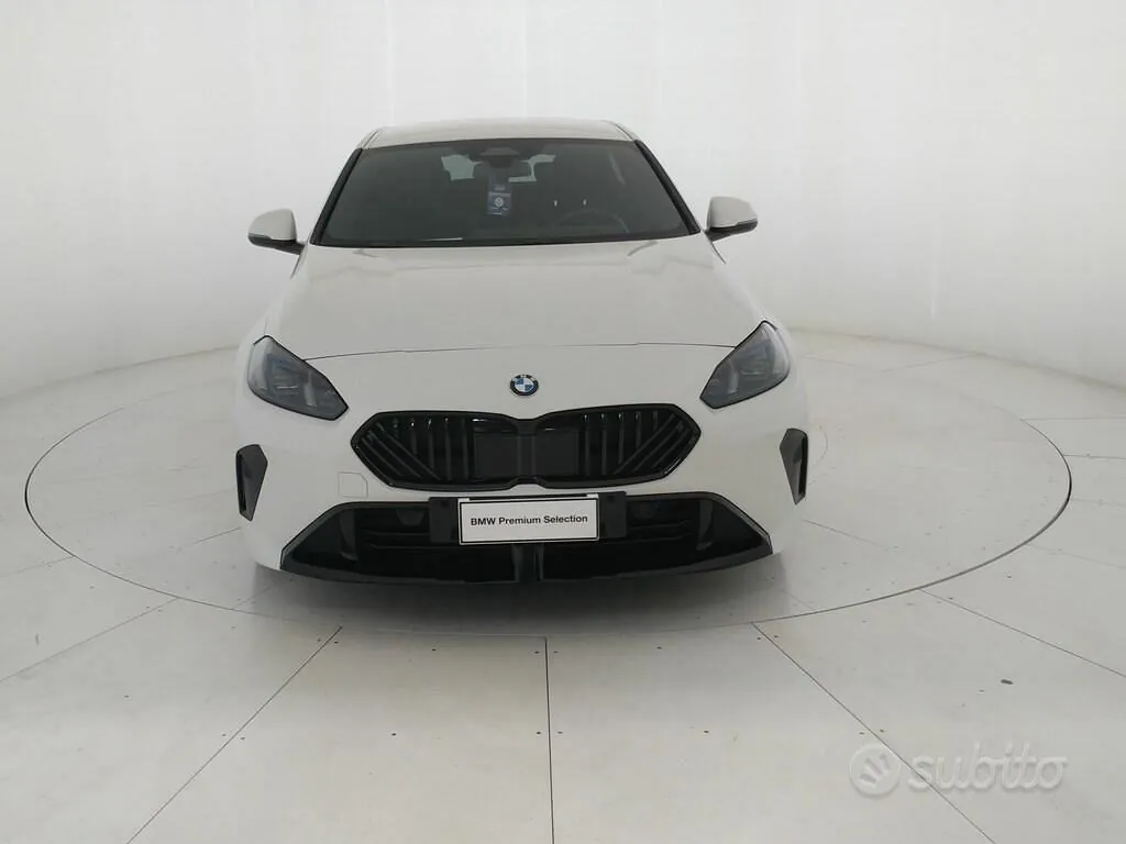BMW 1 Series 2024 photo 3
