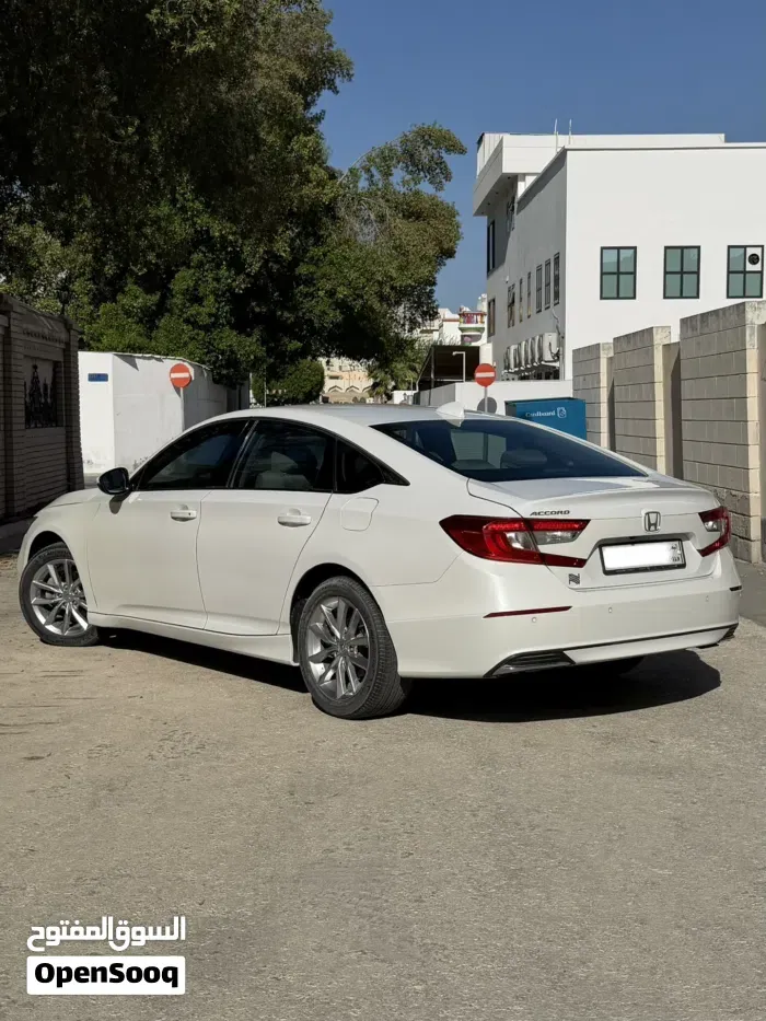 Honda Accord 2022 photo 2