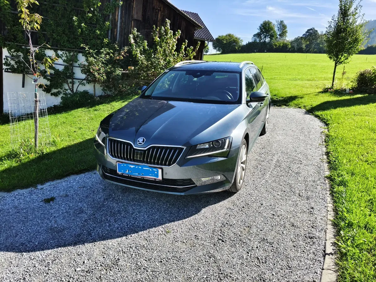 Skoda Superb 2018 photo 3