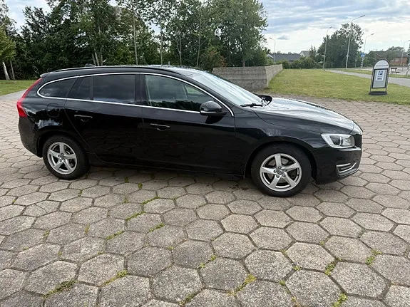 Volvo V60 2015 photo 4