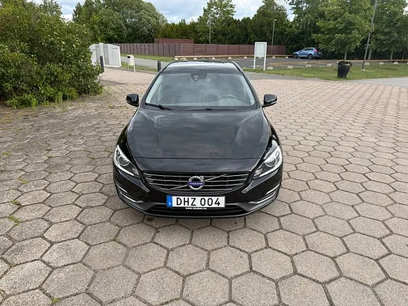 Volvo V60 2015 photo 2