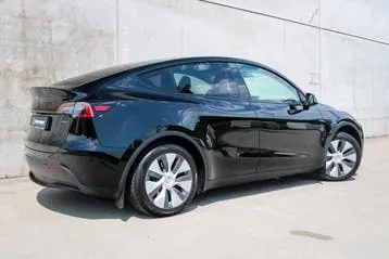 Tesla Model Y 2024 photo 3