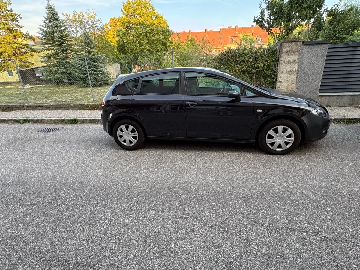 Seat Leon 2008 photo 2