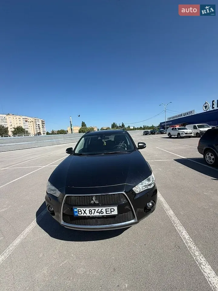 Mitsubishi Outlander Xl 2011 photo 2