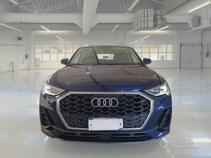 Audi Q3 2023 photo 2