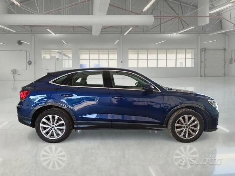 Audi Q3 2023 photo 3