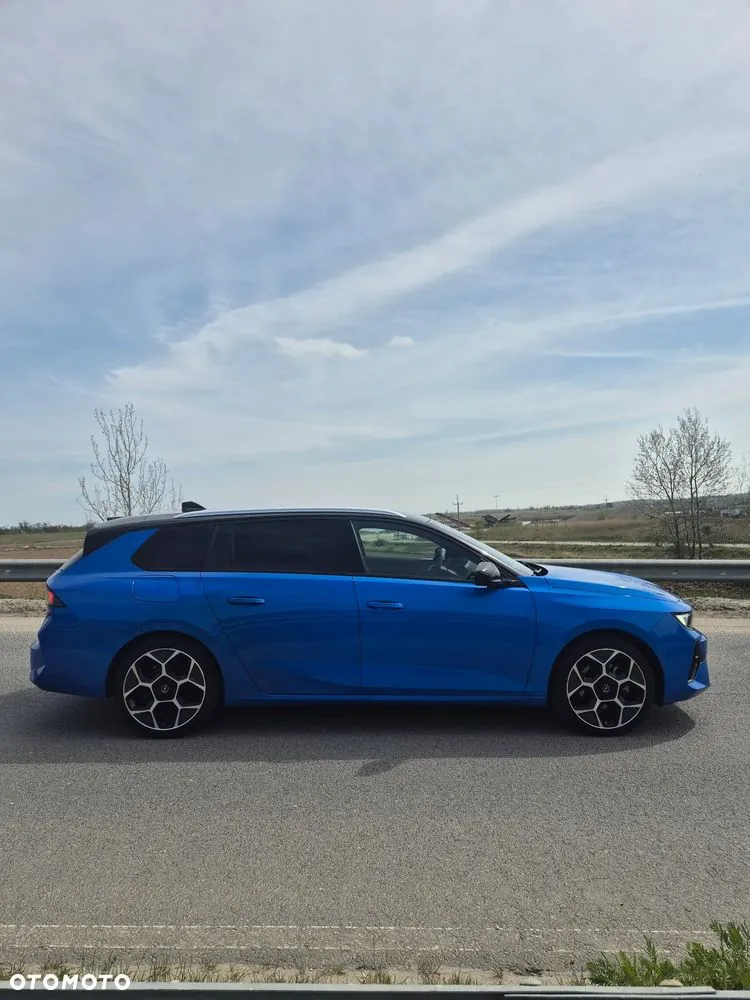 Opel Astra 2023 photo 4