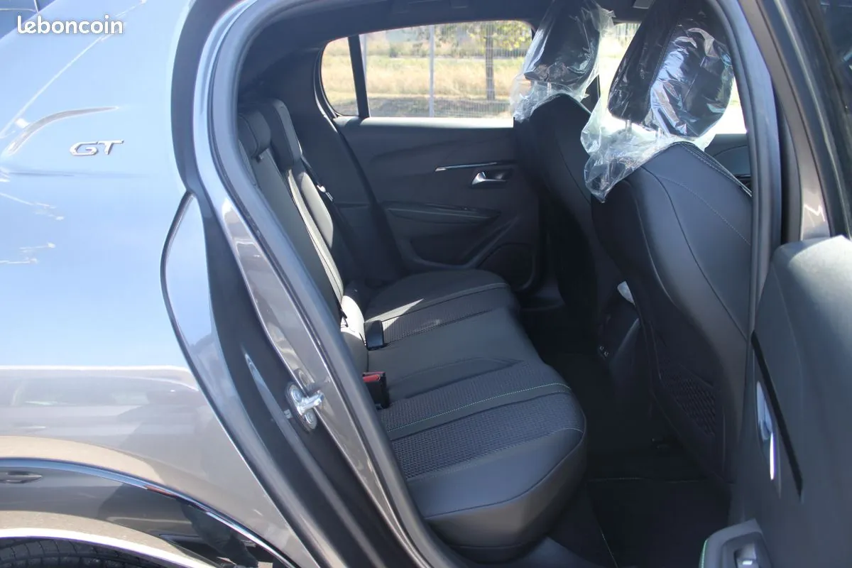 Peugeot 208 2023 photo 4