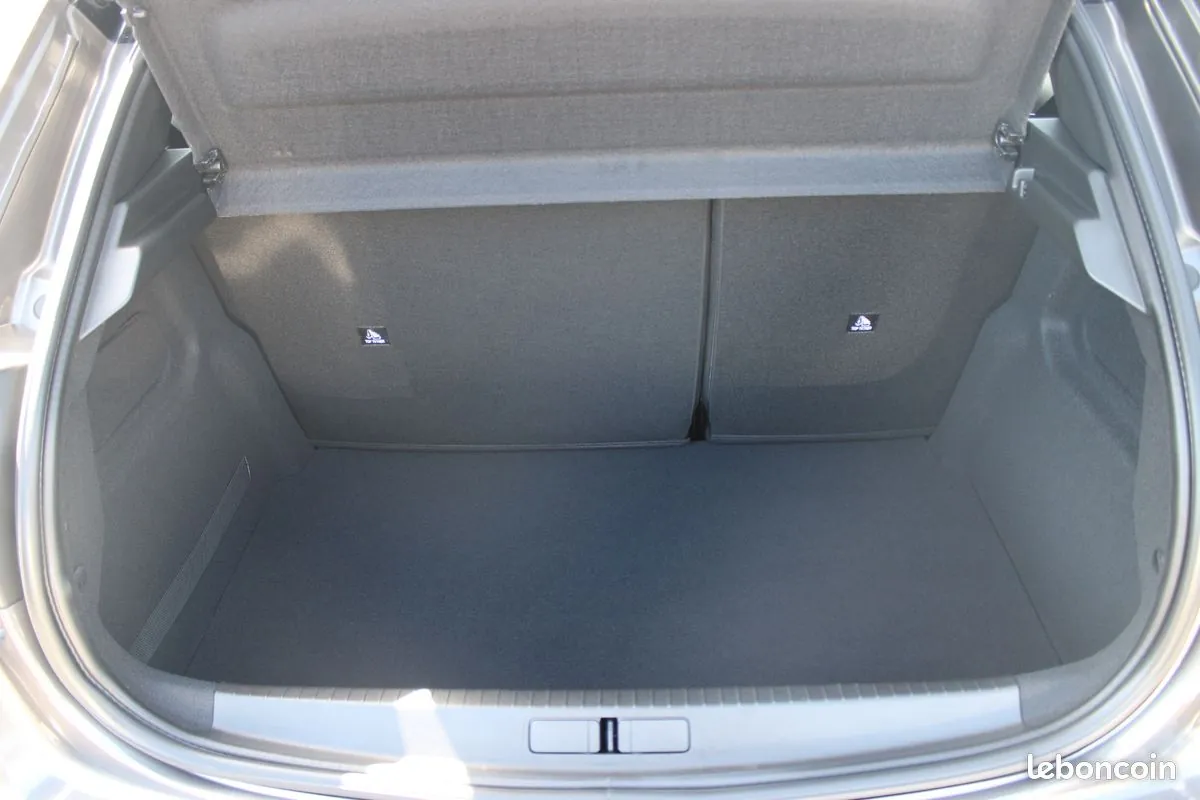 Peugeot 208 2023 photo 5