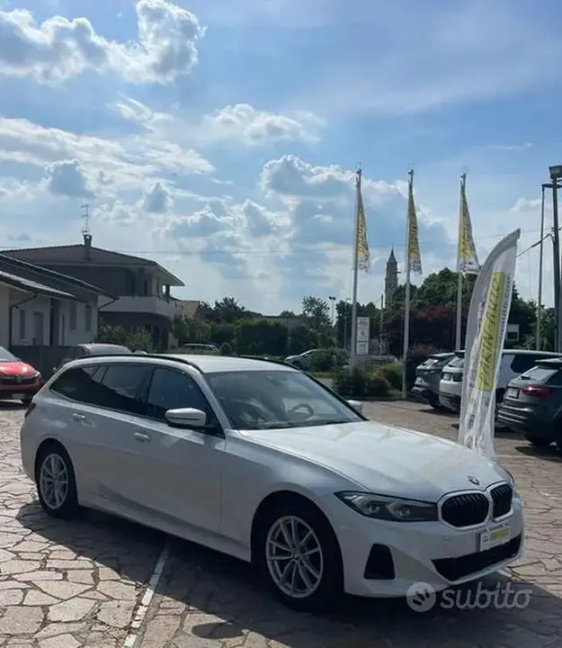 BMW 318D 2022 photo 4
