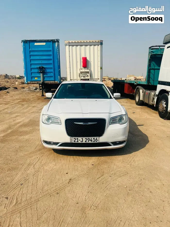 Chrysler 300 2018 photo 2