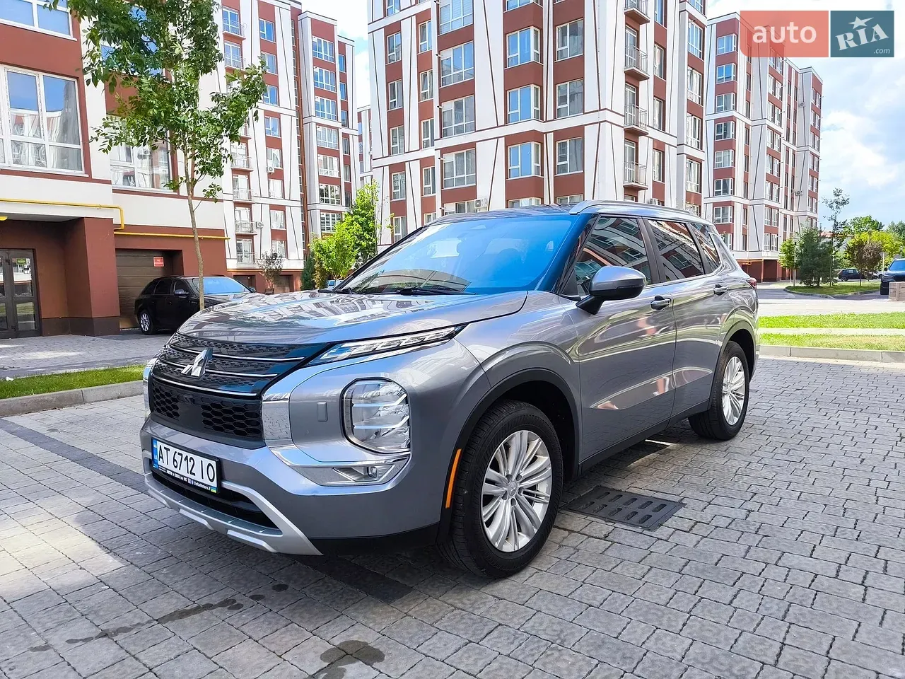 Mitsubishi Outlander 2021 photo 2
