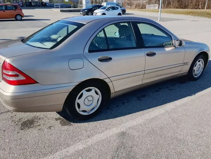 Mercedes-Benz C-Class 2003 photo 3