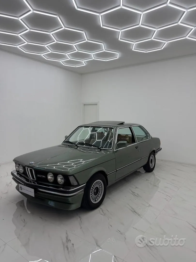 BMW 323I