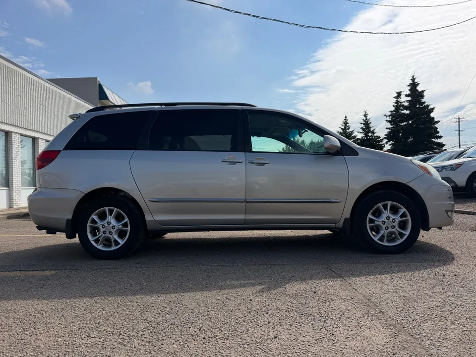 Toyota Sienna 2004 photo 4