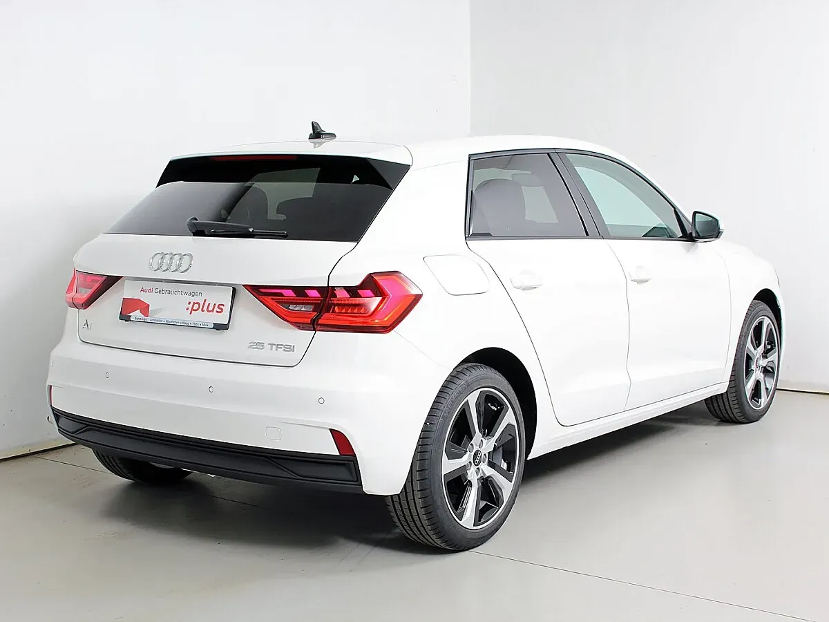 Audi A1 2026 photo 2