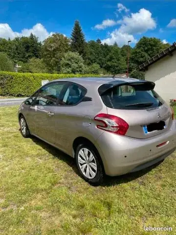 Peugeot 208 2014 photo 2