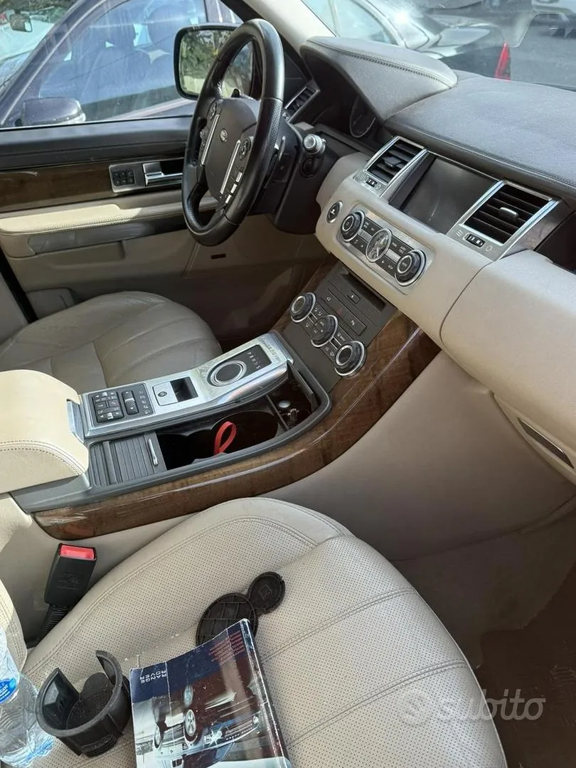 Land Rover Range Rover Sport 2012 photo 4