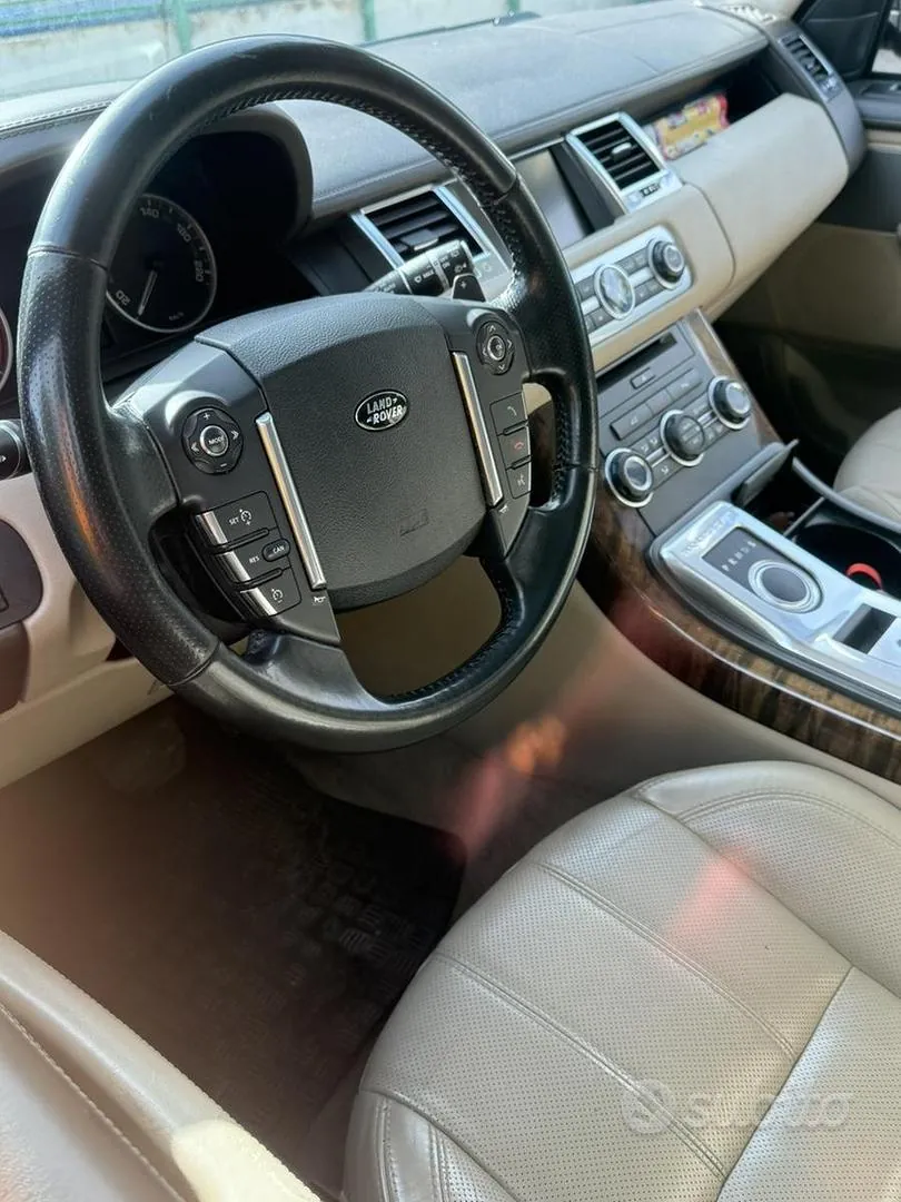 Land Rover Range Rover Sport 2012 photo 2